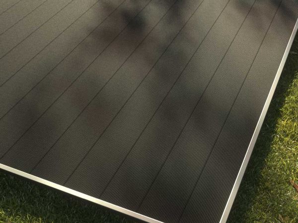 WPC Basic Terrassendielen Komplettset 3 x 3 Meter - Anthrazit WPC Basic Terrassendielen Komplettset 3 x 3 Meter - Anthrazit